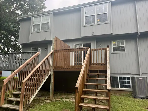 5792 NW Plantation CIR, Lee's Summit, MO 64064