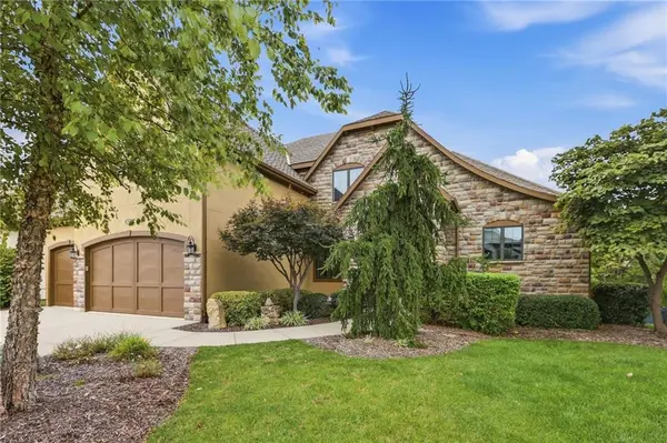 16250 Canterbury RD, Overland Park, KS 66085