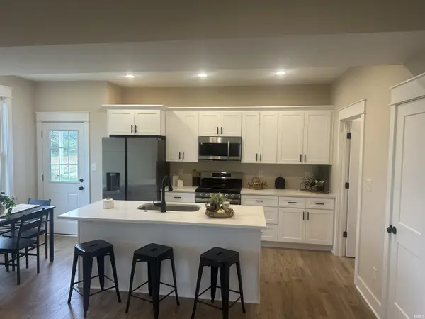 7657 W Julia DR, Ellettsville, IN 47429