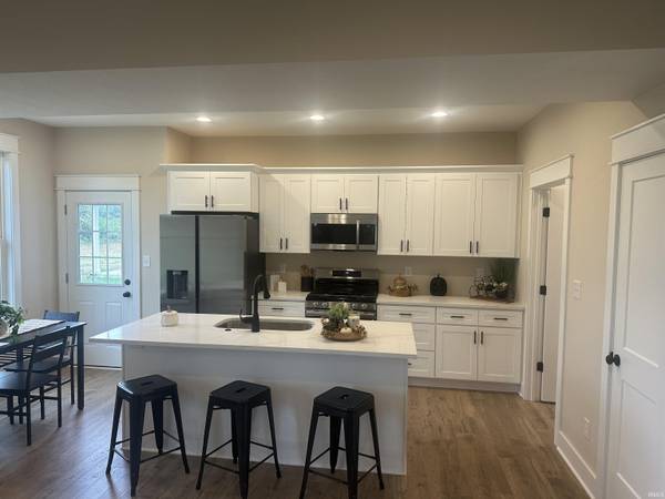 7657 W Julia DR, Ellettsville, IN 47429
