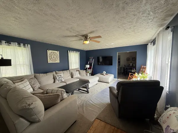 206 E Delaware ST, Medaryville, IN 47957