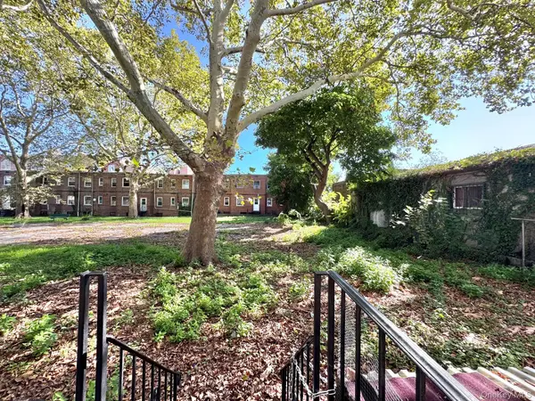 10935 202nd ST, Jamaica, NY 11412