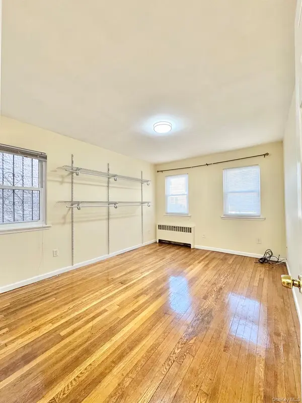10935 202nd ST, Jamaica, NY 11412