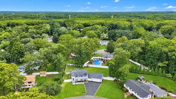 4 Bud CT, East Setauket, NY 11733