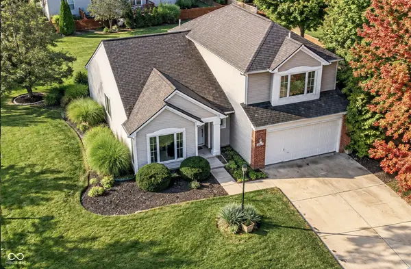 8921 Woodlark DR, Fishers, IN 46038