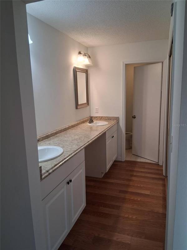 15301 W POND WOODS DR #303, Tampa, FL, 33618 photo 7