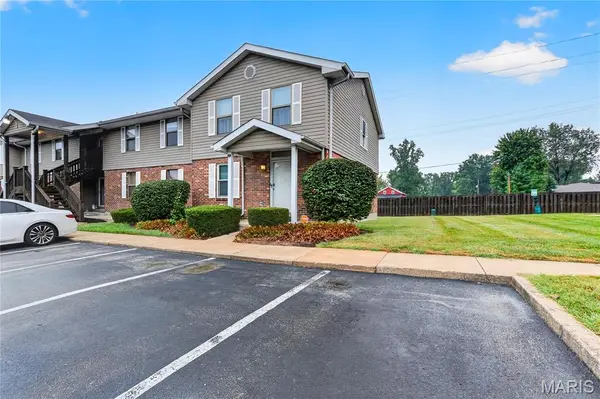 2224 New Sun DR, Florissant, MO 63031