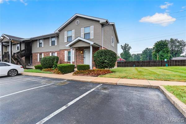 2224 New Sun DR, Florissant, MO 63031