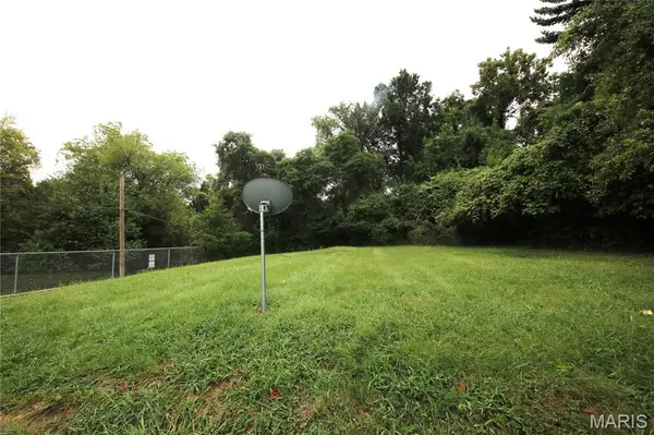 7402 Blanding DR, Ferguson, MO 63135