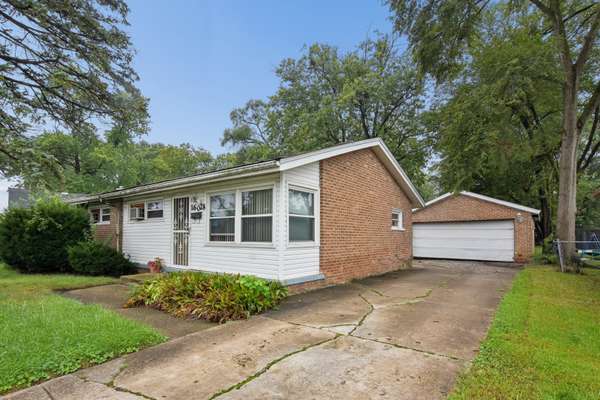 16028 Richmond AVE, Markham, IL 60428