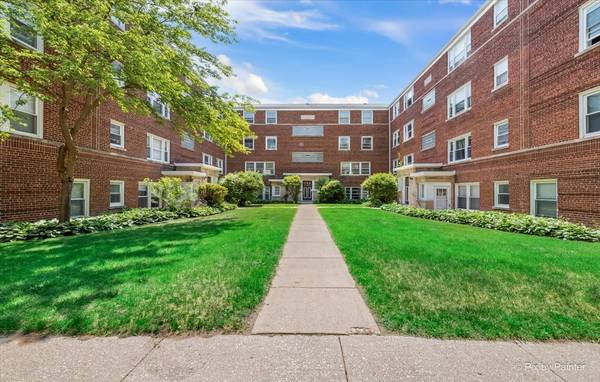 2715 W Berwyn AVE #3, Chicago, IL 60625