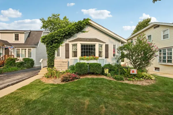1216 Canfield RD, Park Ridge, IL 60068