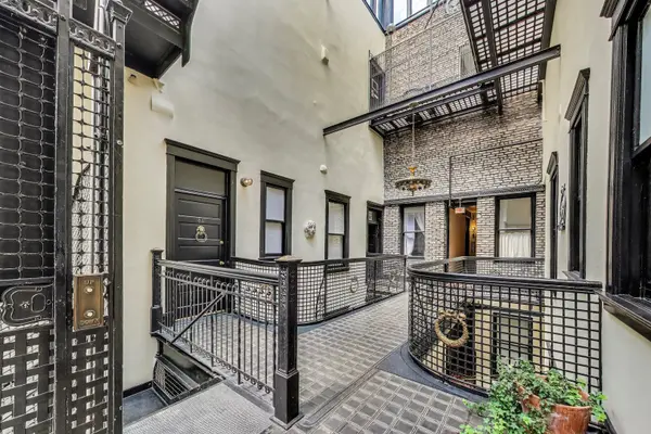 2800 N Pine Grove AVE #8CD, Chicago, IL 60657