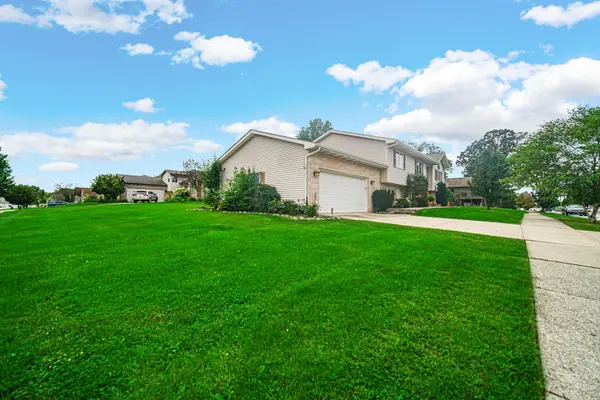 1509 Mockingbird DR, Crown Point, IN 46307