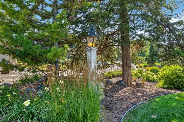 5488 Fairlawn Shores TRL SE, Prior Lake, MN 55372
