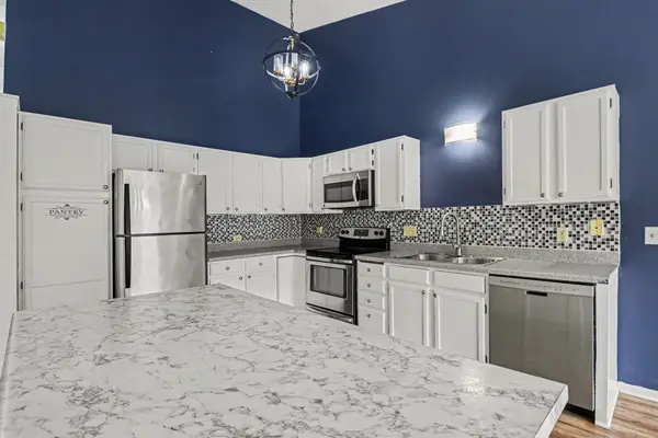 2053 Edgerton ST, Maplewood, MN 55117