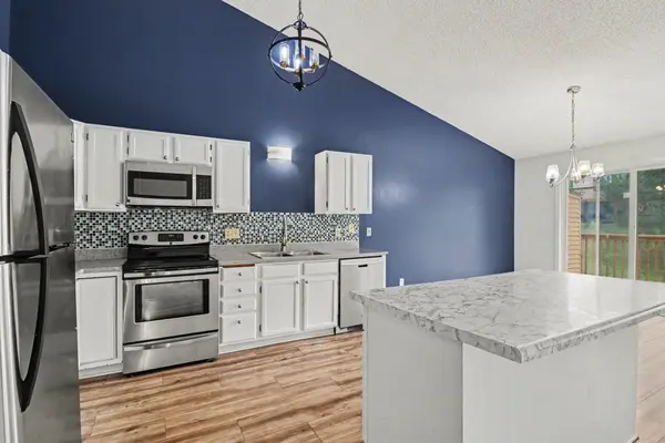 2053 Edgerton ST, Maplewood, MN 55117