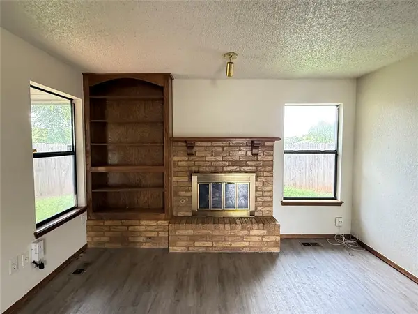217 Woodbridge CIR, Edmond, OK 73012