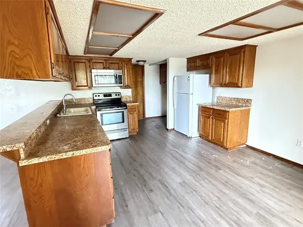 217 Woodbridge CIR, Edmond, OK 73012