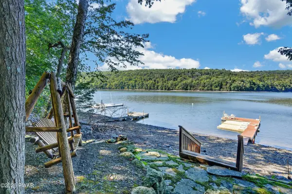 139 Big Woods II RD, Greentown, PA 18426