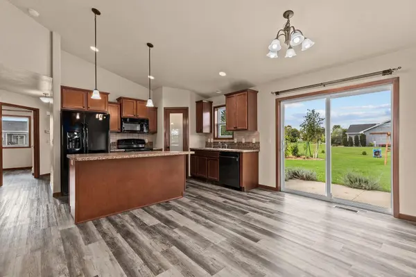 W6098 SHERWOOD POINT DR, Greenville, WI 54942-8811