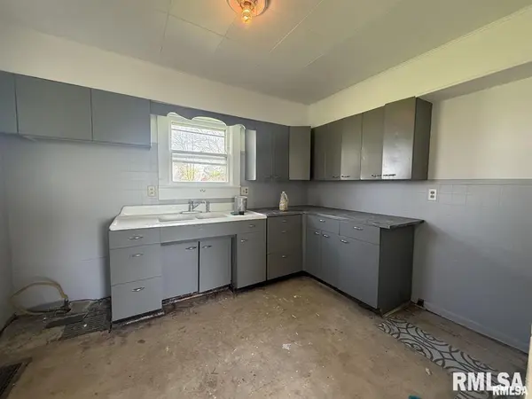 221 N BERNADOTTE ST, Ipava, IL 61441