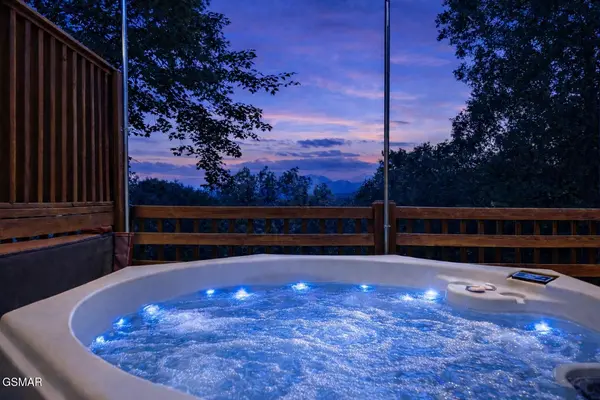 531 Gatlin Drive, Gatlinburg, TN 37738