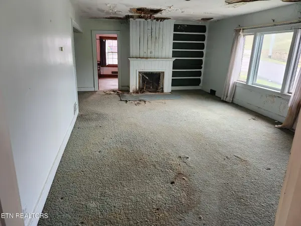 117 Roane St, Oliver Springs, TN 37840