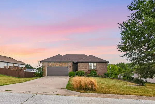 660 Big Bear CT, Marshfield, MO 65706