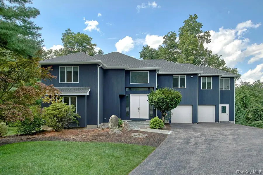 76 Random Farms CIR, Chappaqua, NY 10514