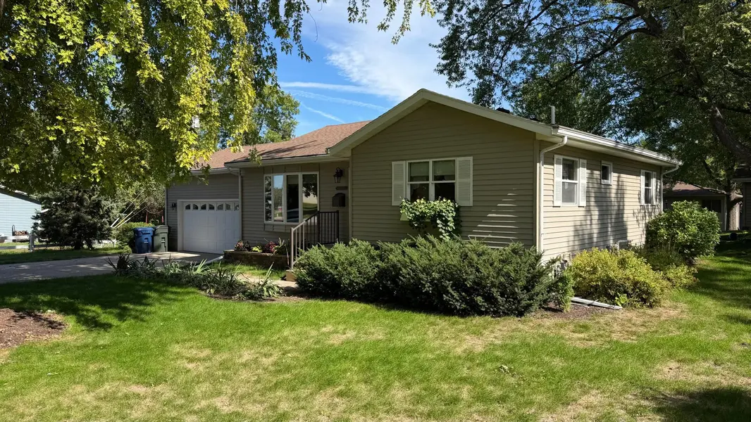 819 S Martin ST, Fergus Falls, MN 56537