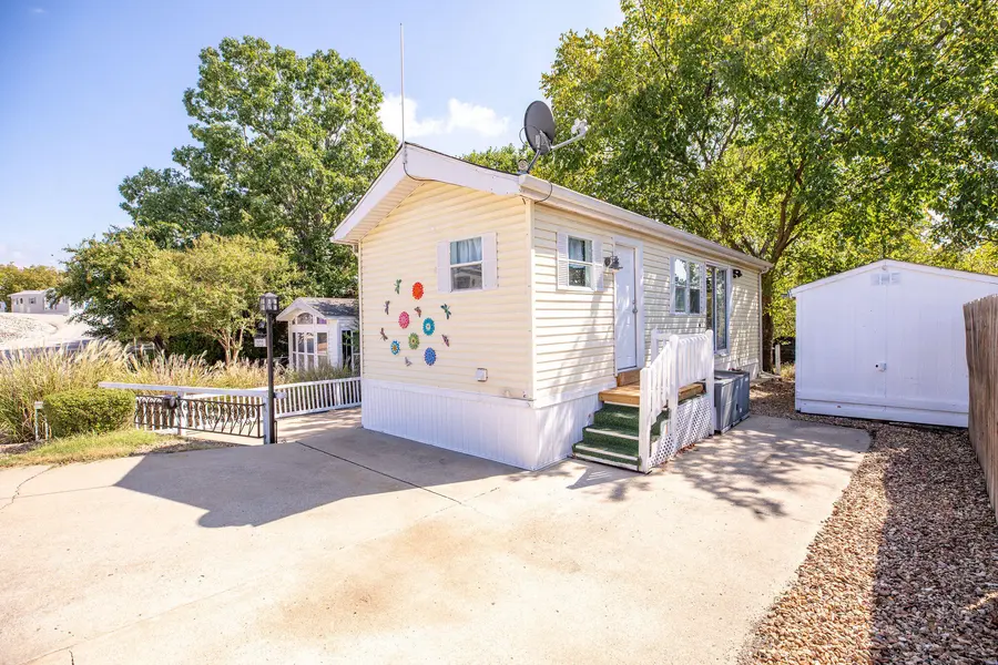 444 Monarch DR, Branson, MO 65616