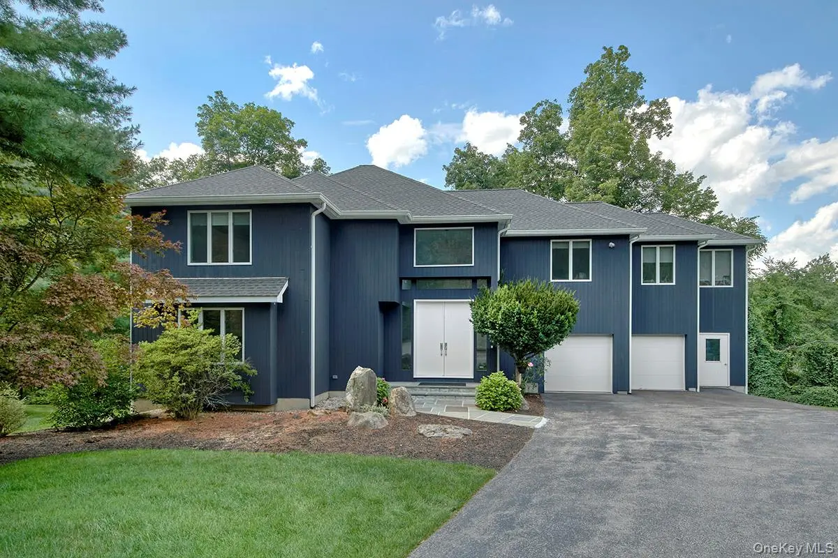 76 Random Farms CIR, Chappaqua, NY 10514