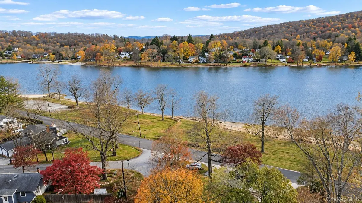 14 Hawthorne RD, Carmel, NY 10512