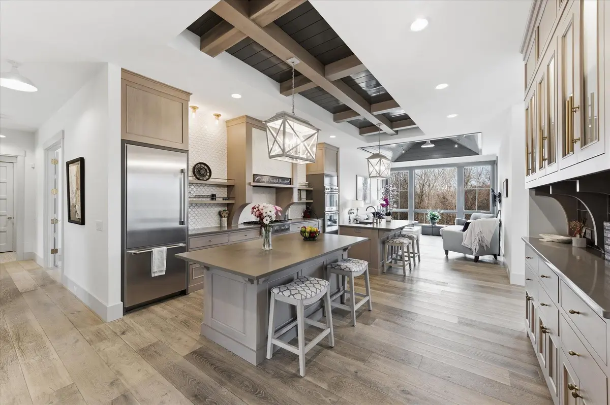 9810 Sky LN, Eden Prairie, MN 55347