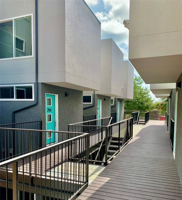 140 S Fredericksburg ST, San Marcos, TX 78666