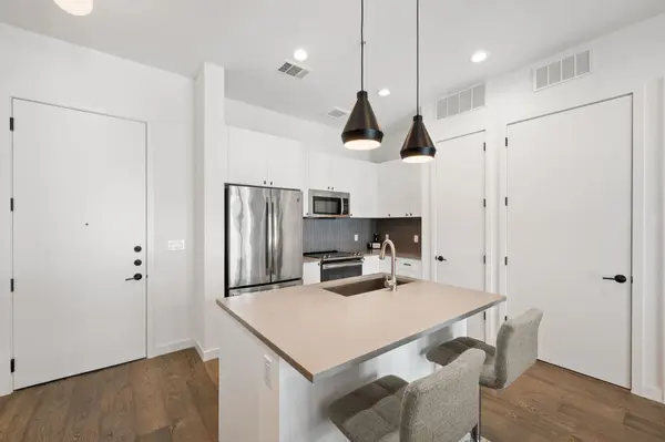 800 Embassy DR #302, Austin, TX 78702