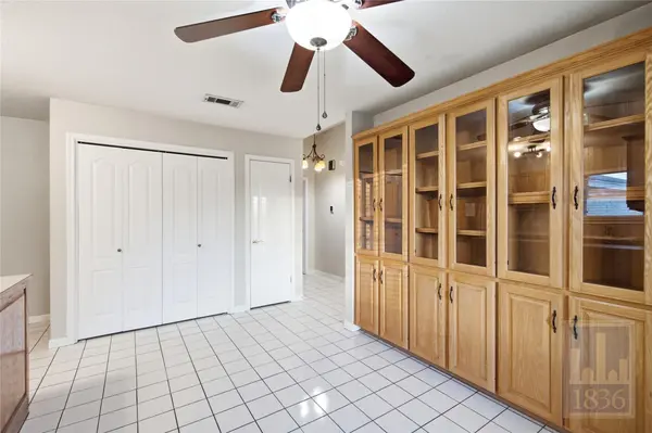 2305 Stratford DR, Round Rock, TX 78664