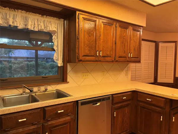 409 Sinuso DR, Georgetown, TX 78628