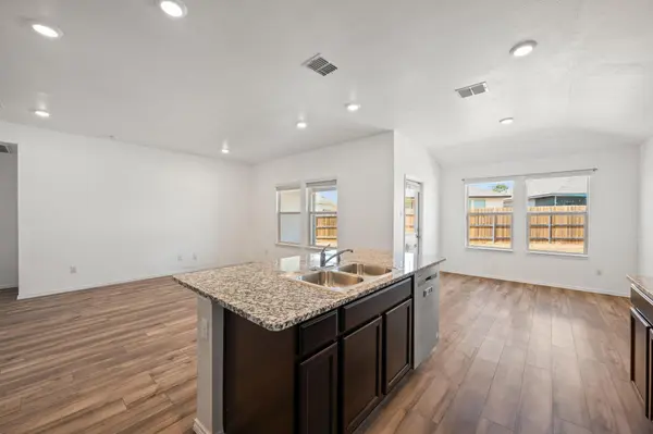 1012 Velvet CT, Troy, TX 76579