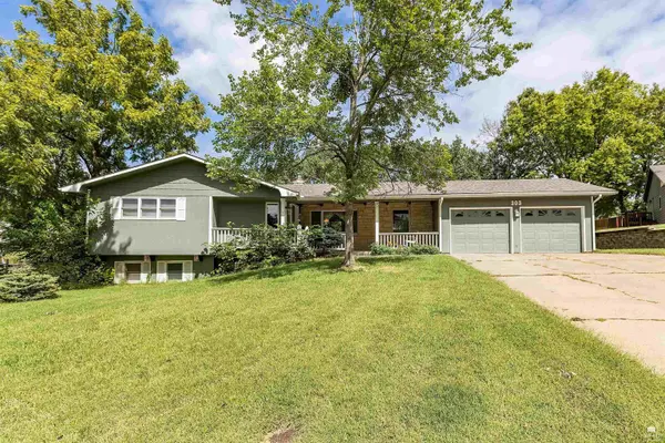 303 W Durink ST, St. Marys, KS 66536