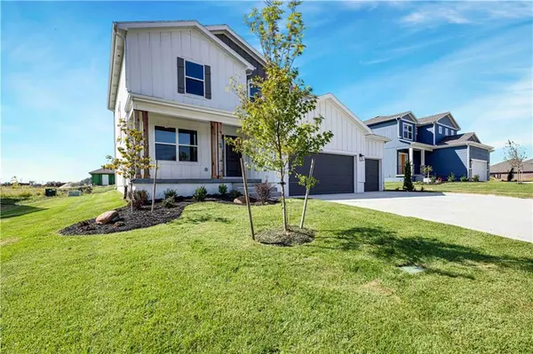 18425 W 195 ST #W, Spring Hill, KS 66083