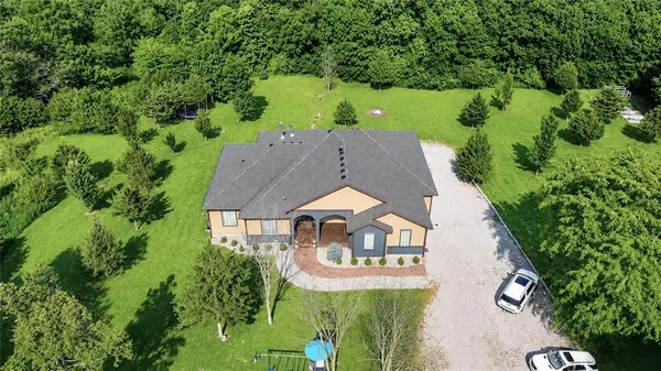 23500 Hope LN, Sedalia, MO 65301