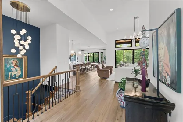 8681 NE Shoal Creek Valley DR, Kansas City, MO 64157