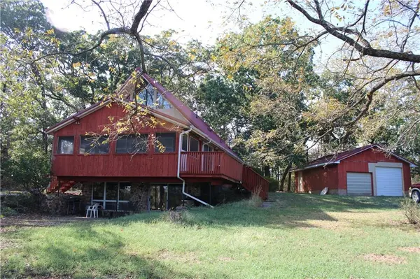 11 Spruce ST, Greenfield, MO 65661