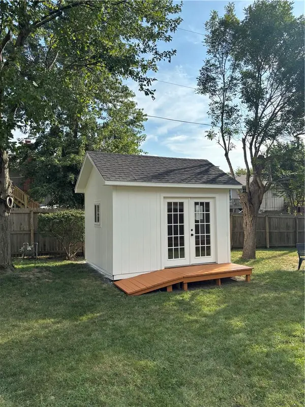 1119 E Northview ST, Olathe, KS 66061