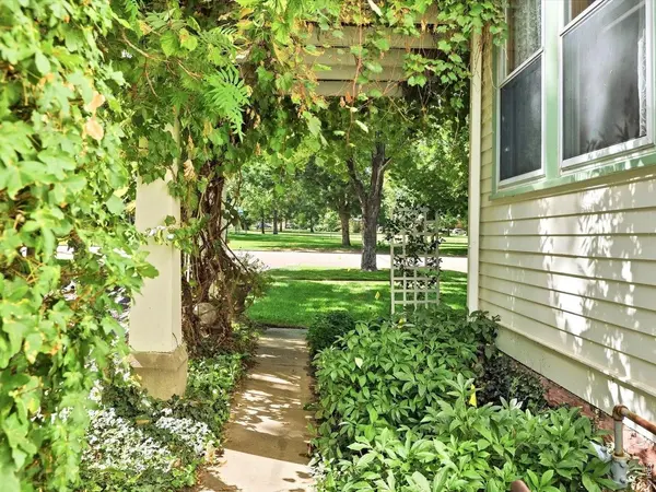 418 Pratt, Longmont, CO 80501