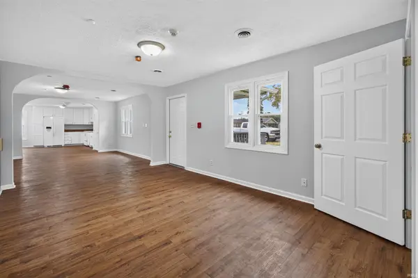 411 N Pine ST, Brazil, IN 47234
