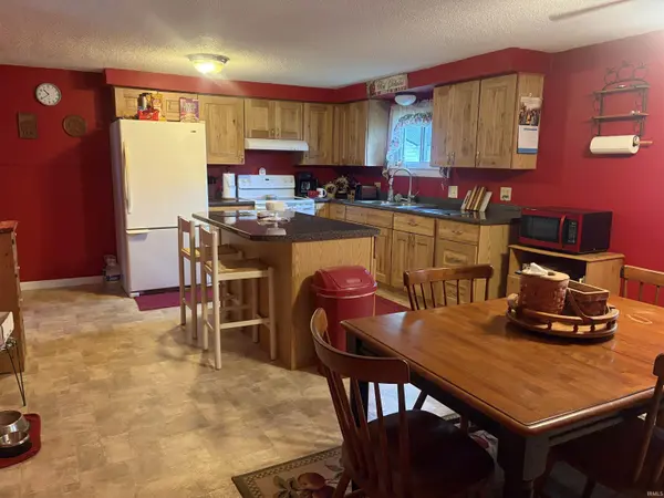 1366 W Arch ST, Portland, IN 47371