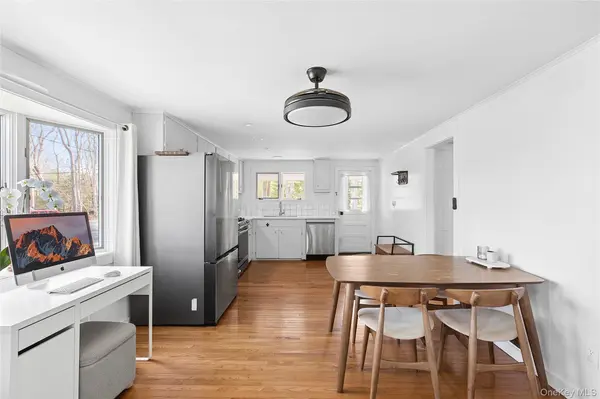 111 Oak LN, Amagansett, NY 11930